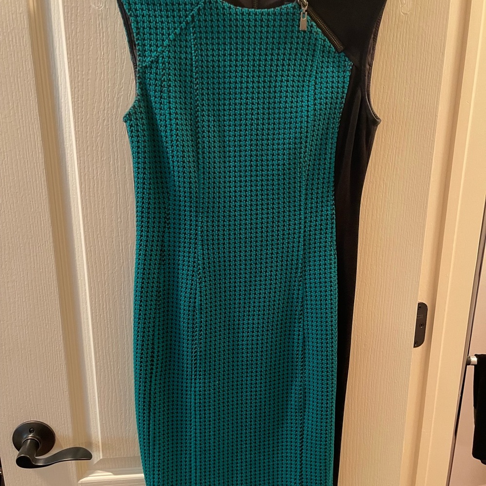 Nanette Lepore zipper neck stylish green and black sheath dress
